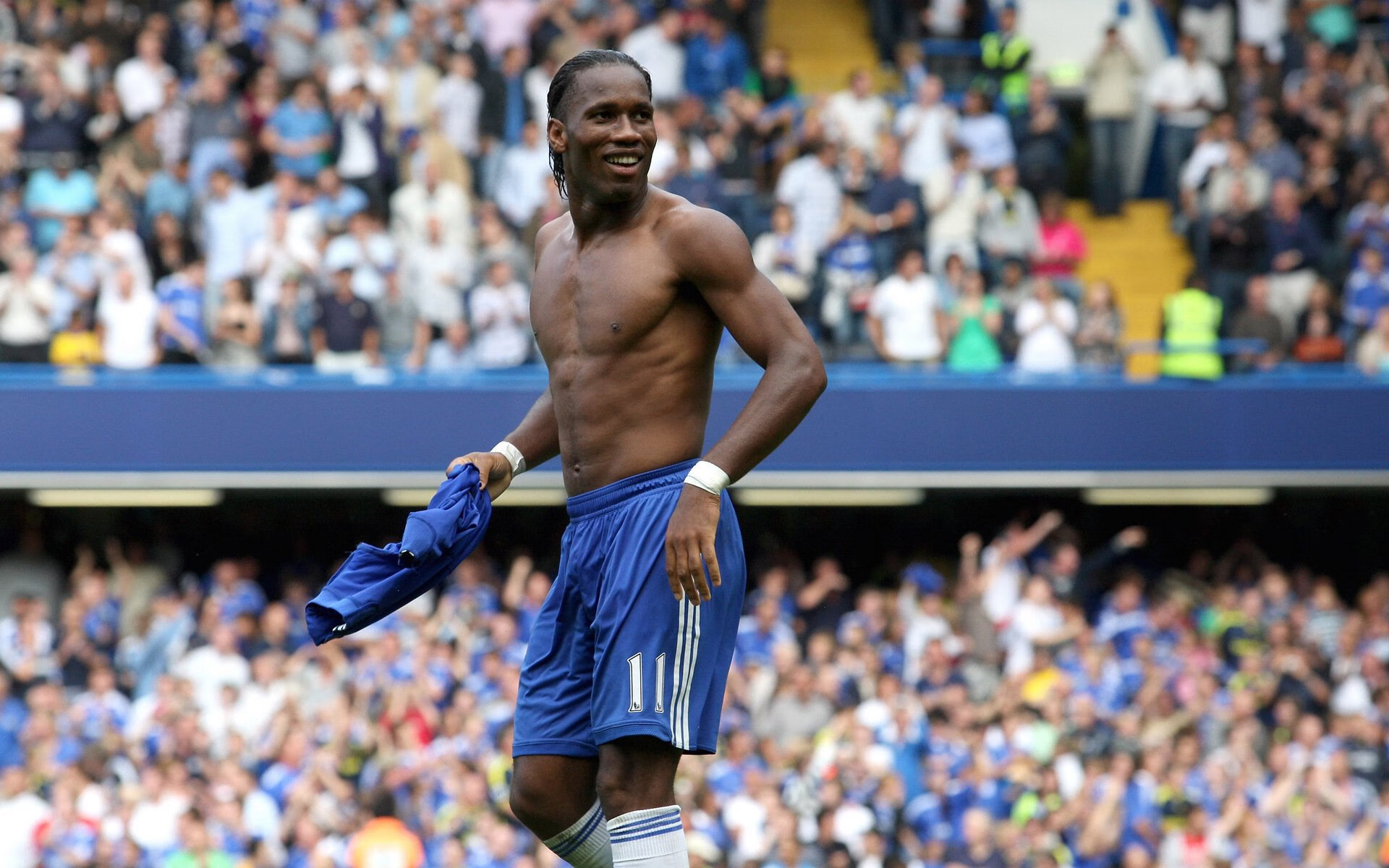 开云网页版-拜仁慕尼黑客场1-1战平沙尔克04,遭遇平局,拜仁0_7沙尔克